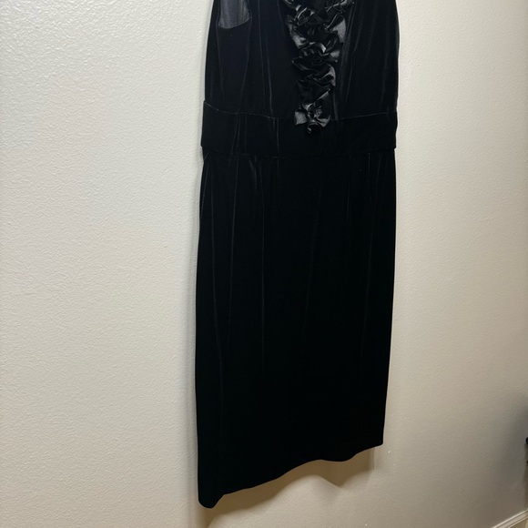 NWOT LONDON STYLE Black Dress V-Neck Ruffle Women’s Size 6 - Picture 4 of 6
